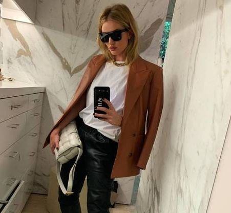 Βρήκαμε όλα τα must-haves της Rosie Huntington-Whiteley