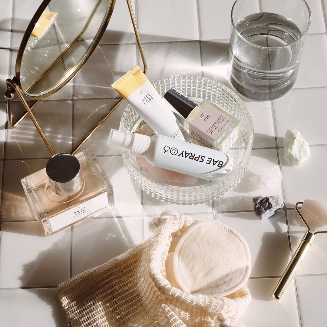 6 προϊόντα-φετίχ που έχουν τώρα στο ράφι τους όλες οι beauty addicts