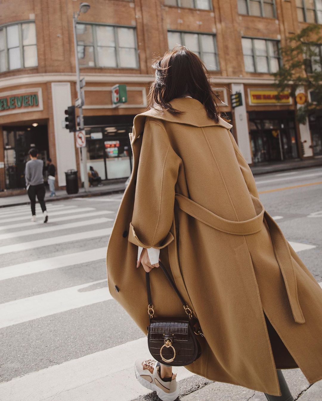 7 τρόποι να προσθέσεις το καμηλό χρώμα στο στυλ σου