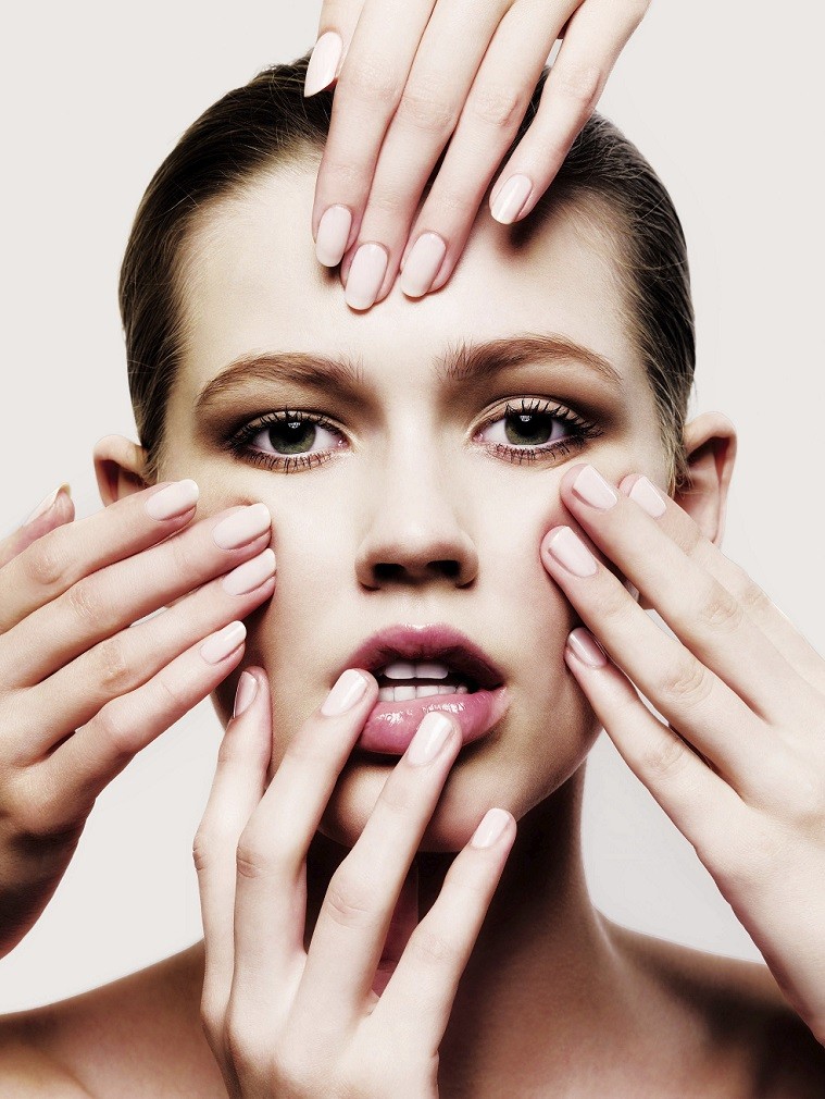 Η μέθοδος που διώχνει την κούραση από το πρόσωπο