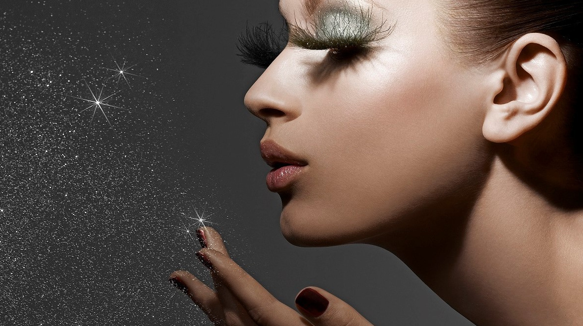 The glitter edition: Ένα μπουντουάρ πασπαλισμένο με αστερόσκονη