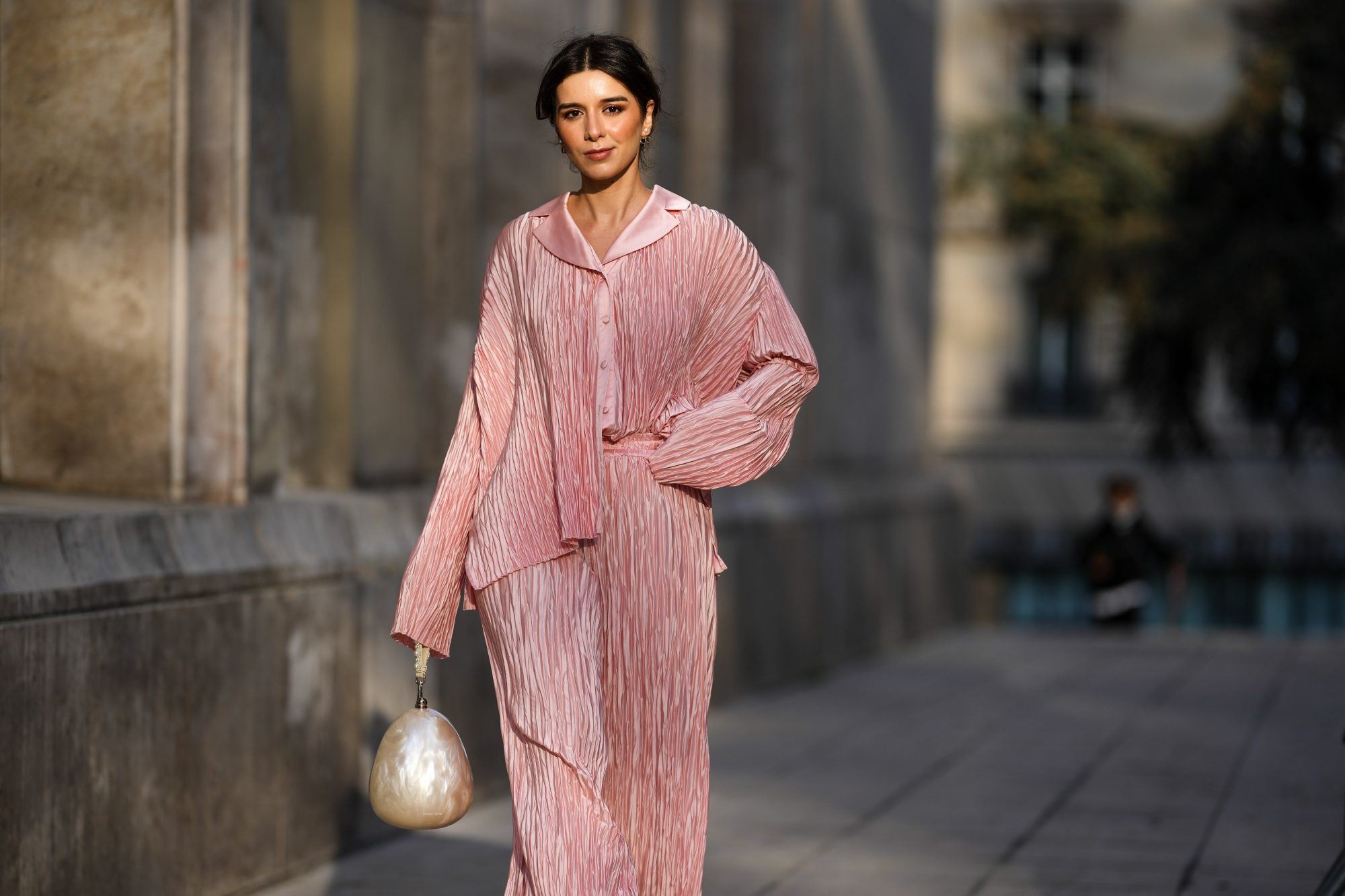 How to Style: Με ένα pyjama suit στο πλευρό σου θα κάνεις τις πιο effortlessly chic εμφανίσεις του χειμώνα