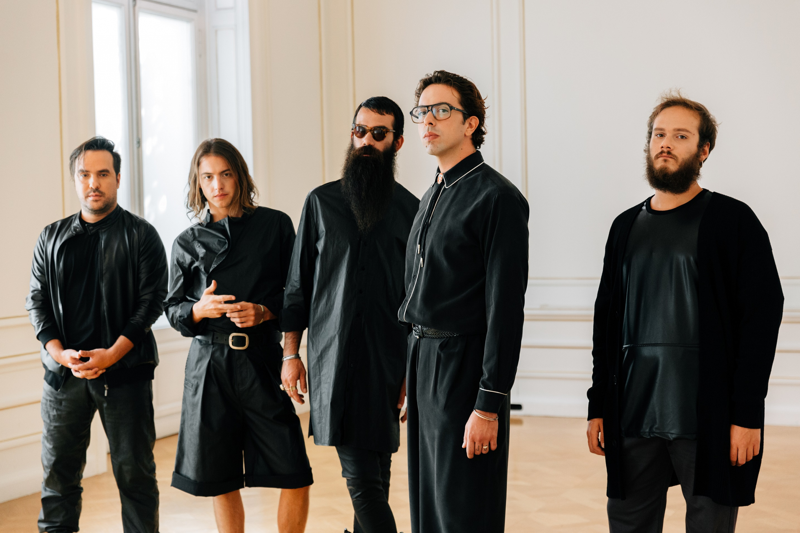 Οι Chickn μιλούν στο ELLE για το νέο τους δίσκο, τα καλά πνεύματα και την Αθήνα