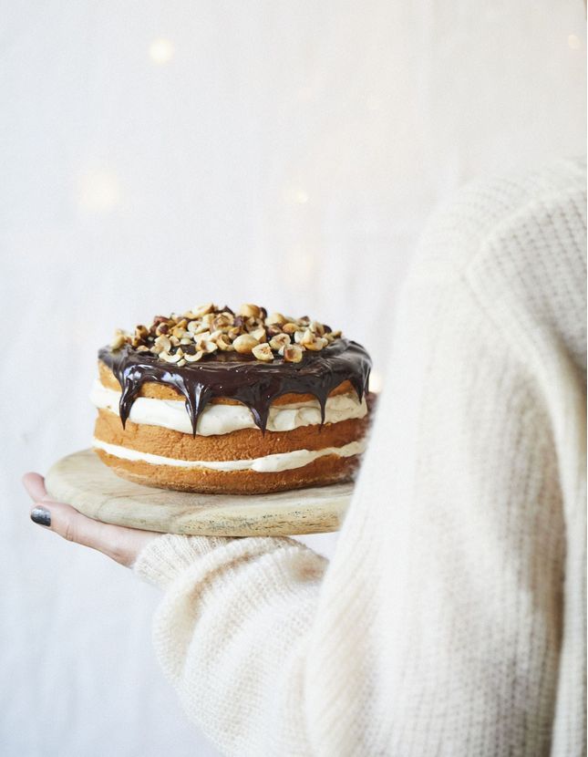 Δοκιμάσαμε αυτό το κέικ με φουντούκια, καφέ και σοκολάτα και ενθουσιαστήκαμε