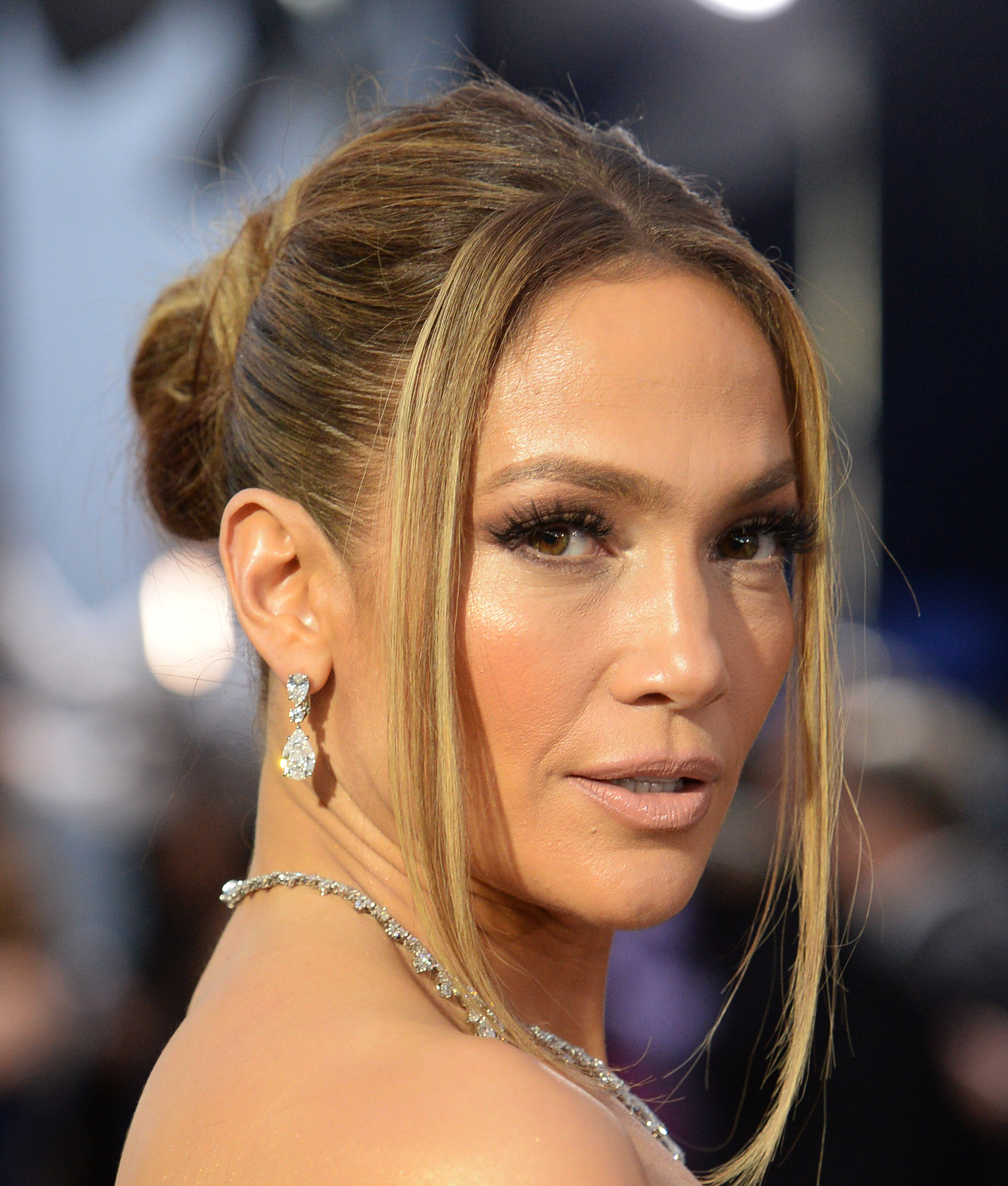 J.Lo: Πόσο κόστισαν τα διαμάντια της στα SAG Awards;