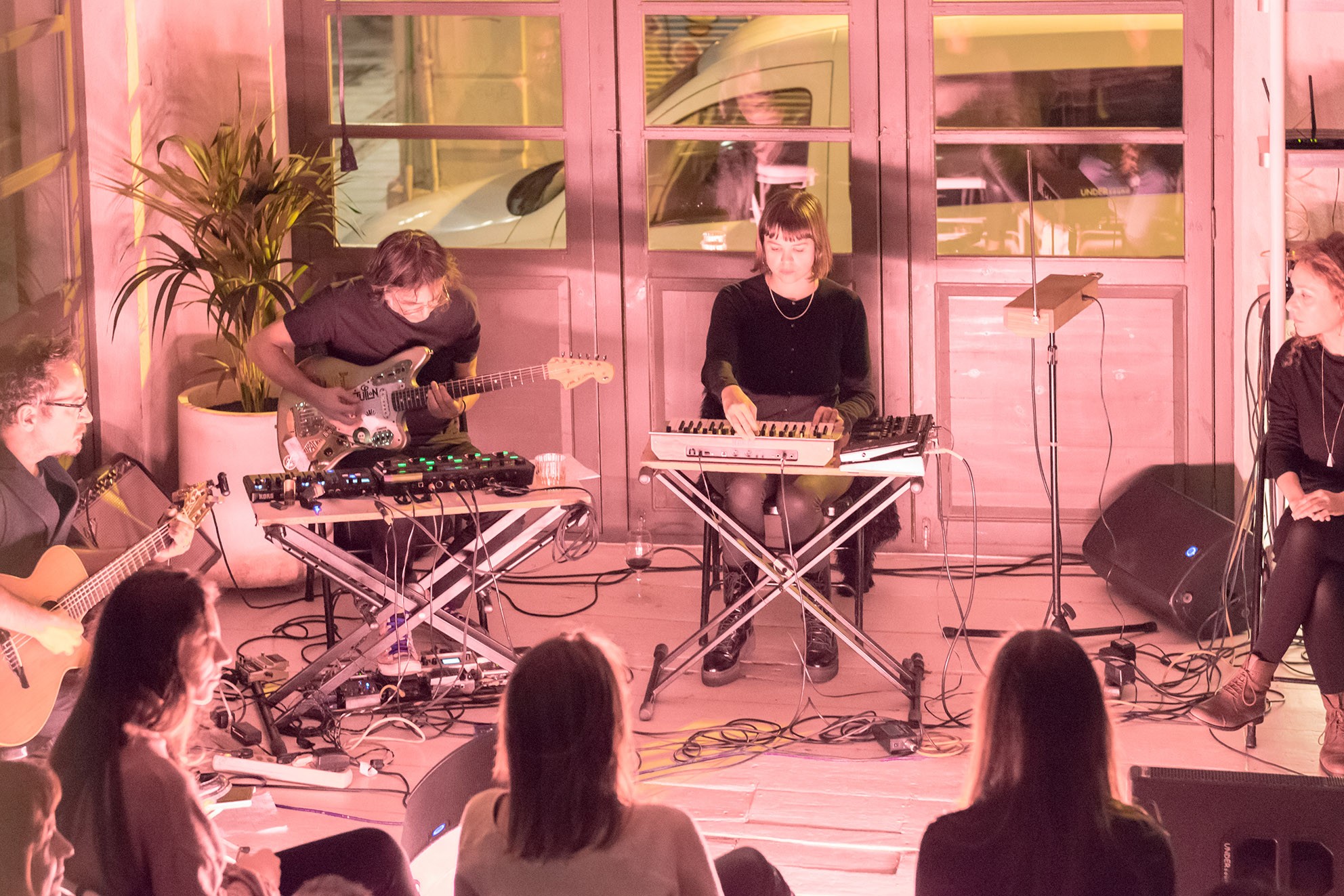 Black Light Project: Κι αν ποίηση σώσει τον κόσμο;