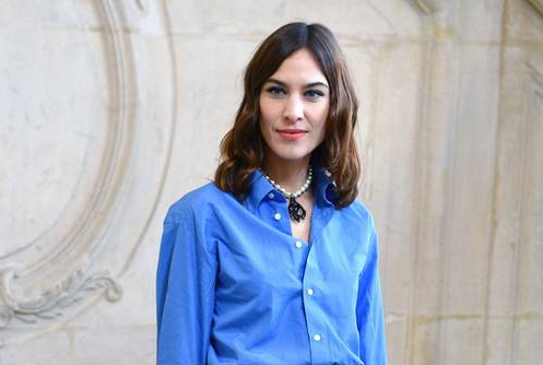 Το γαλάζιο πουκάμισο: Γιατί ξαφνικά το φορούν όλες;