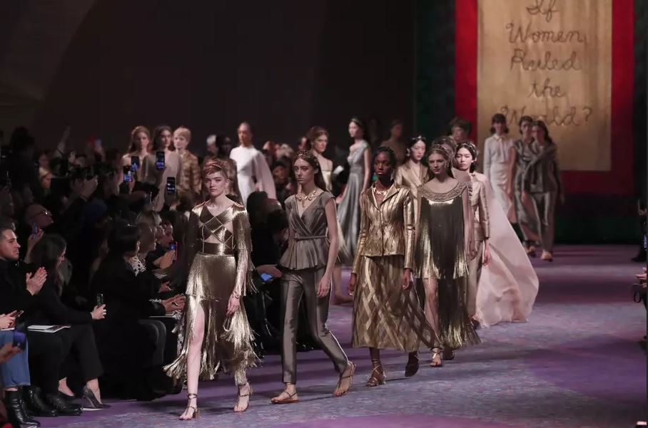 To show Υψηλής Ραπτικής του οίκου Dior