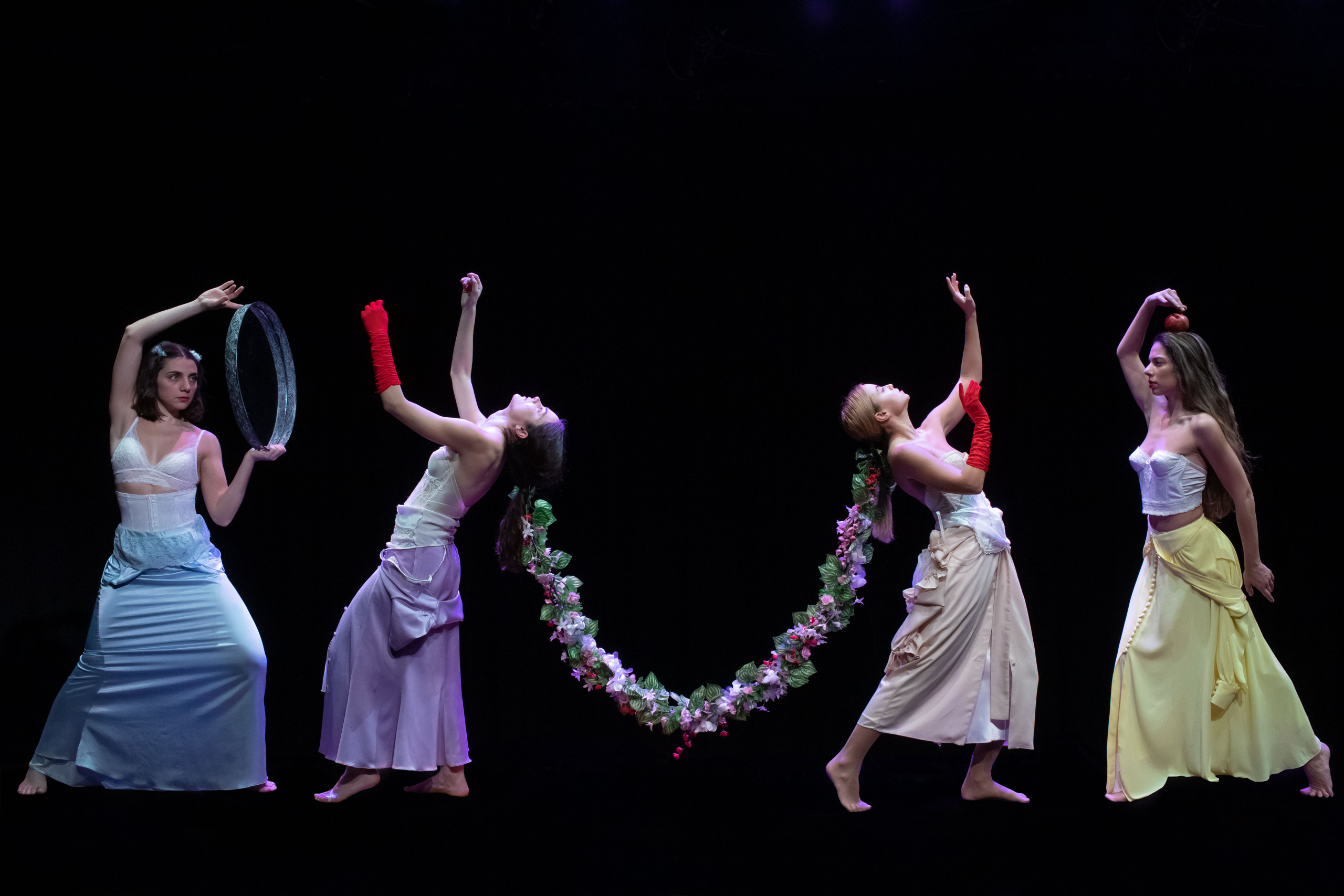 Τα πιο ωραία ελληνικά ερωτικά ποιήματα «ανεβαίνουν» στην σκηνή