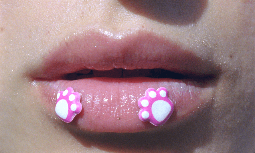 Μια ταινία, ένα βιβλίο και μια παράσταση για τον Φεβρουάριο