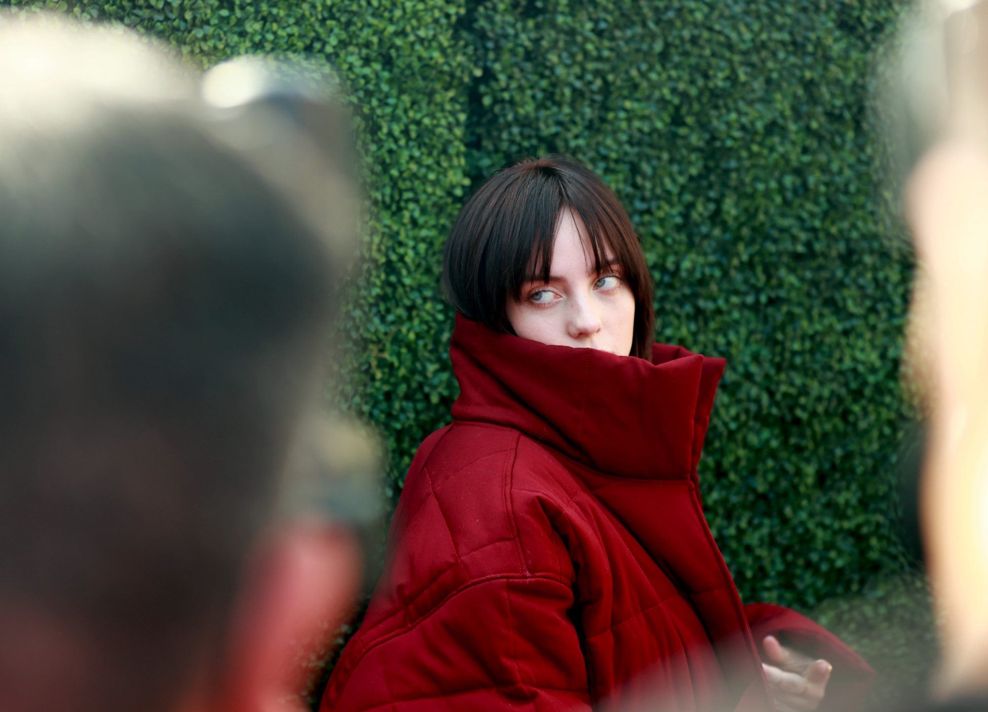 Billie Eilish: 5 φορές που το μανικιούρ της έκλεψε την παράσταση