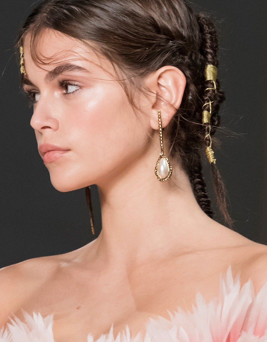 Face primer: Τι είναι και πόσο σημαντικό βήμα αποτελεί στο μακιγιάζ  #askELLE