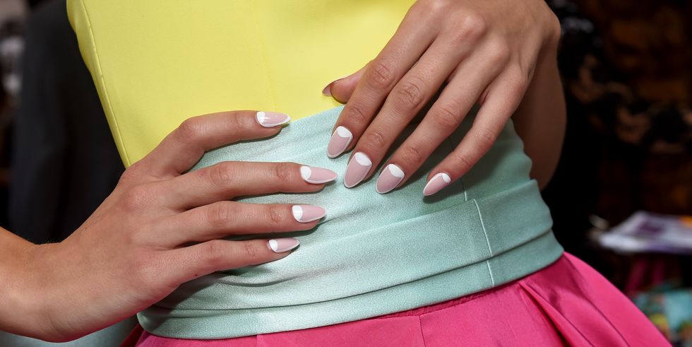 6 βερνίκια νυχιών για να μπεις σε ανοιξιάτικο mood από τώρα