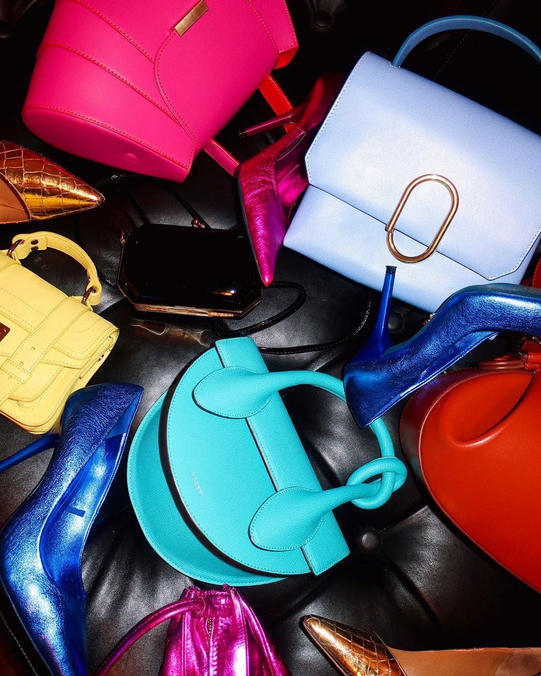 Everything You Need: 10 mini, crossbody τσάντες, κατάλληλες για όλες τις περιστάσεις