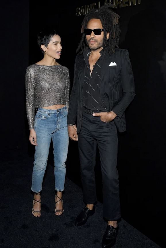 Η Zoe Kravitz μαζί με τον πατέρα της στο show του Saint Laurent