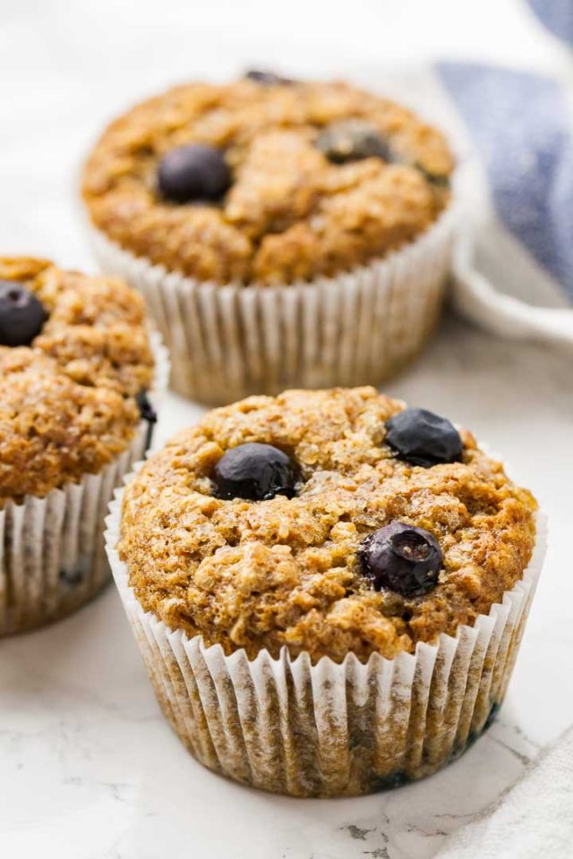 Αυτά τα muffin με μπανάνα και φρούτα του δάσους έχουν ελάχιστες θερμίδες