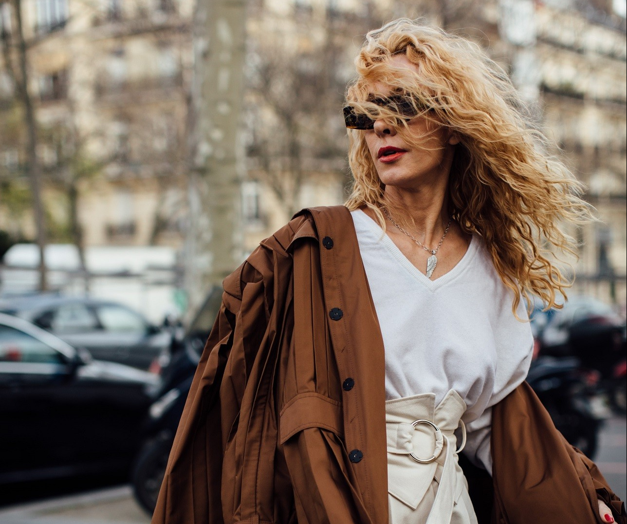 Φέρνουμε την άνοιξη στο στυλ μας με 15+1 απαραίτητες αγορές