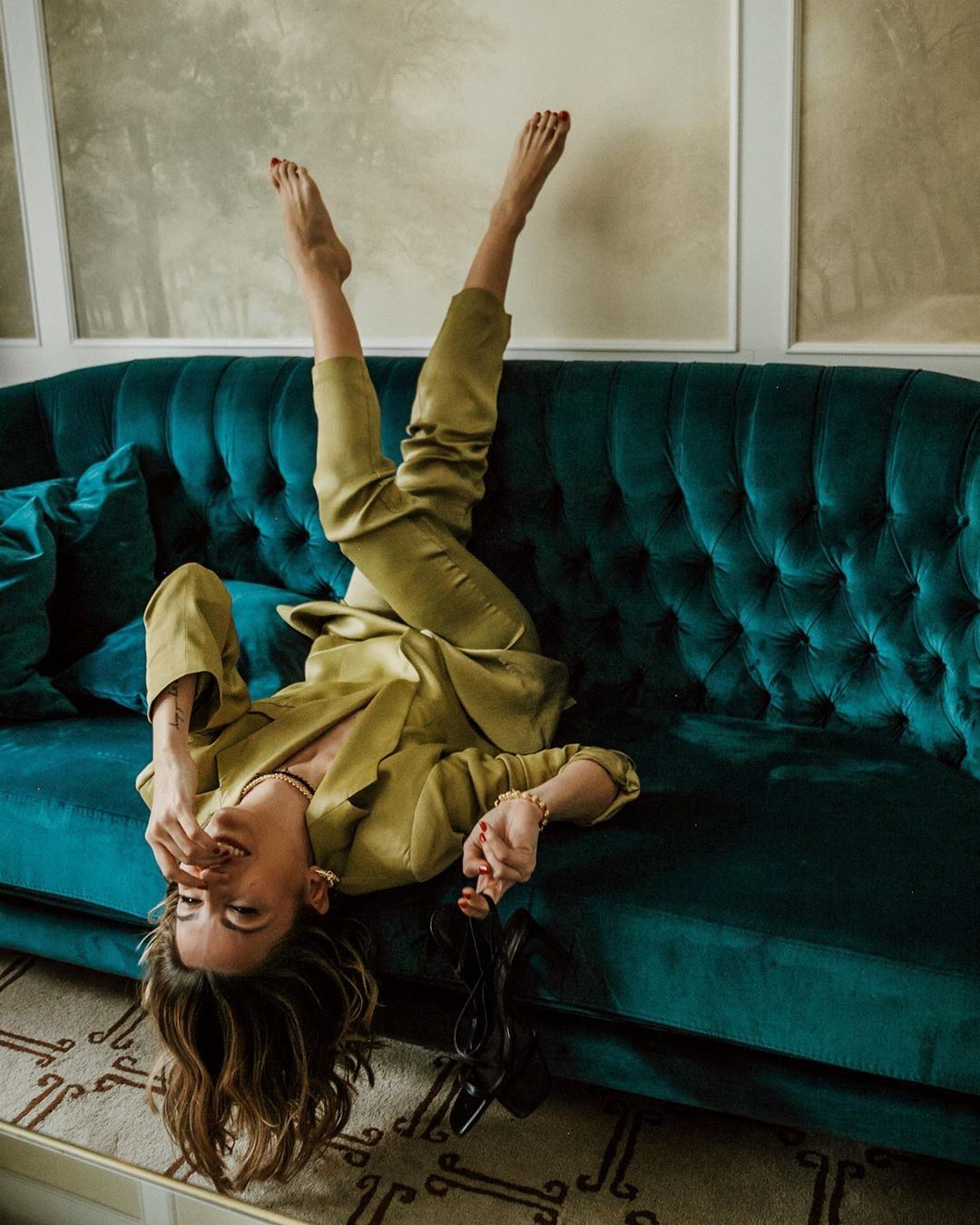 15 υπέροχα outfits που θα σε σώσουν όταν έχεις επαγγελματικό Skype call (Όχι άλλο πιτζάμες!)