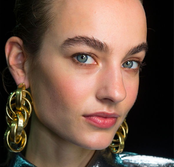 5 προτάσεις μακιγιάζ από τα ντεφιλέ που εύκολα μπορείς να υιοθετήσεις τώρα