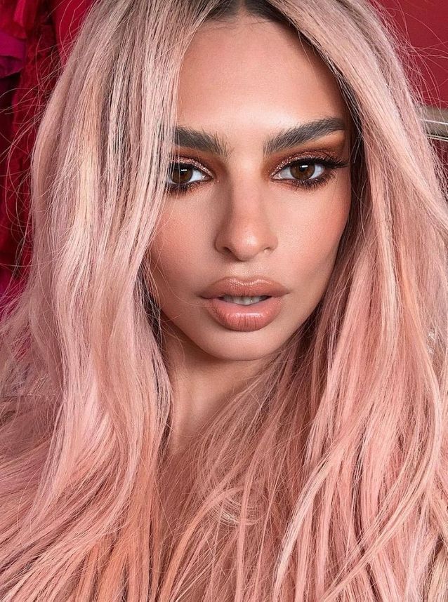 Όλες οι celebrities βάφουν τα μαλλιά τους rose gold. Εσύ;