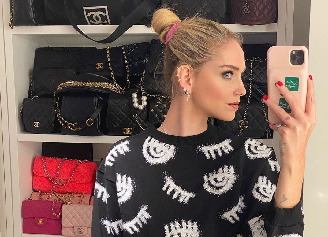 8 λουκ της Chiara Ferragni τώρα που μένει σπίτι