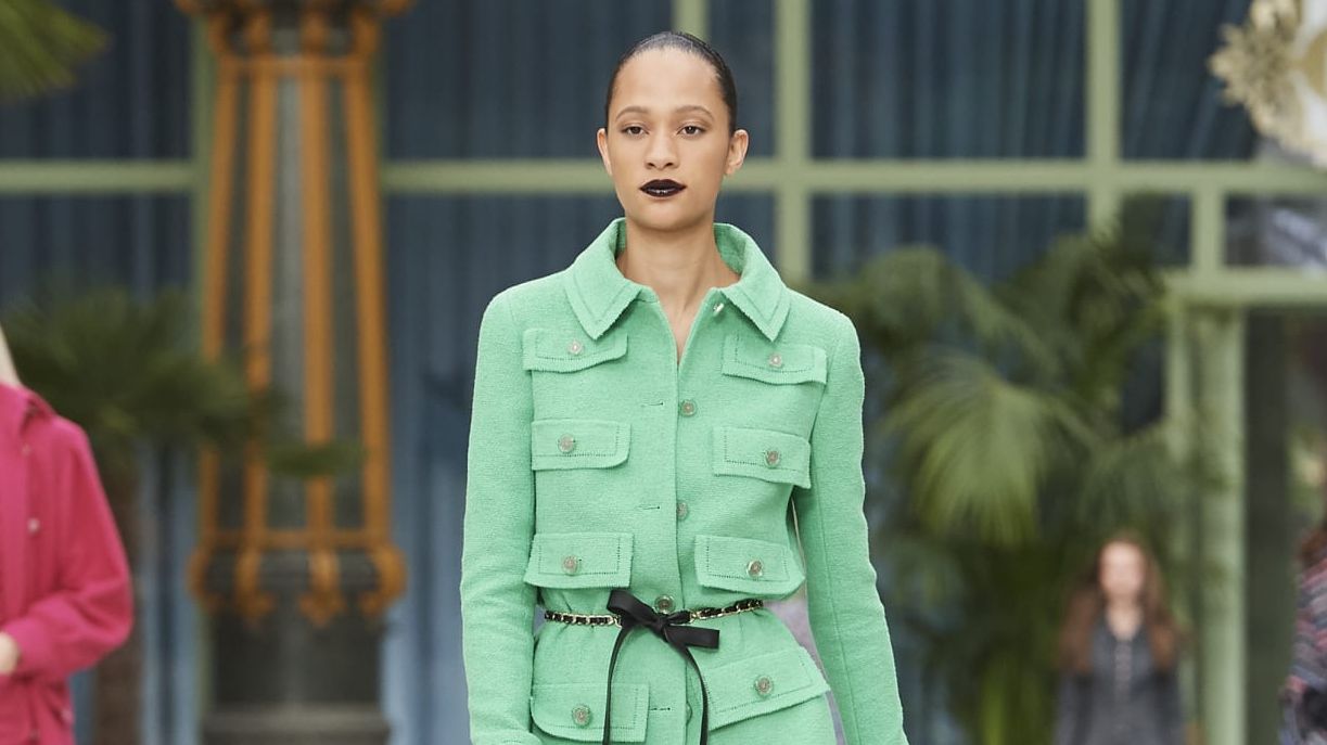 Τα κολάν επιστρέφουν με την έγκριση της Chanel