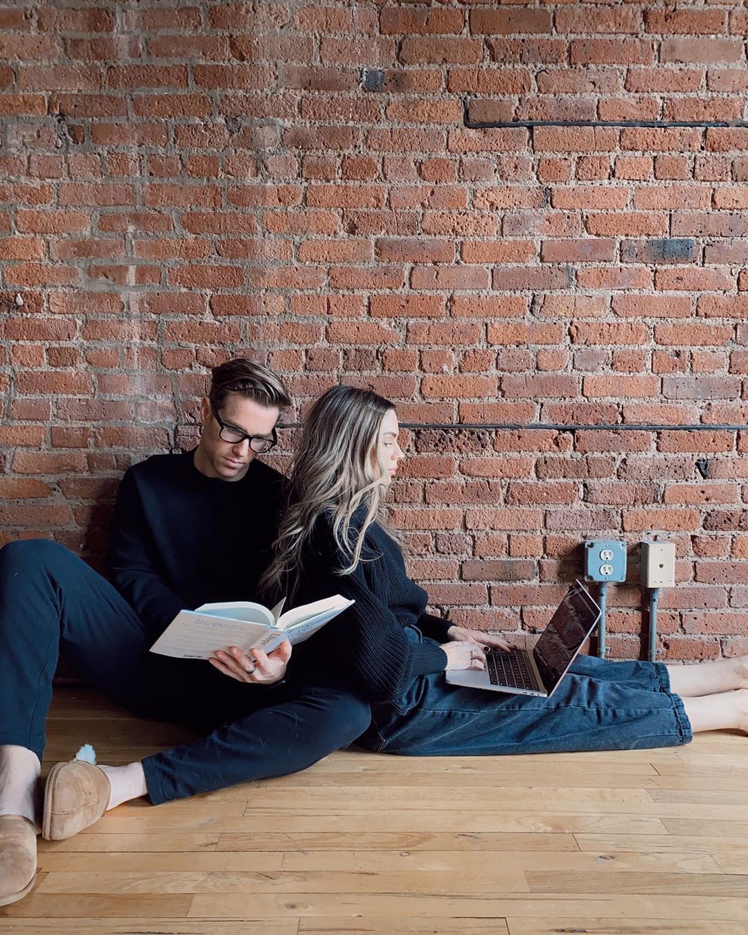 Partners in crime: Πώς θα δουλέψω στον ίδιο χώρο με τον σύντροφό μου χωρίς να «σκοτωθούμε»;