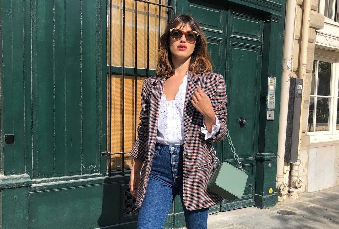 6 hot κομμάτια που θα συνδυάσεις με τα flared παντελόνια σου