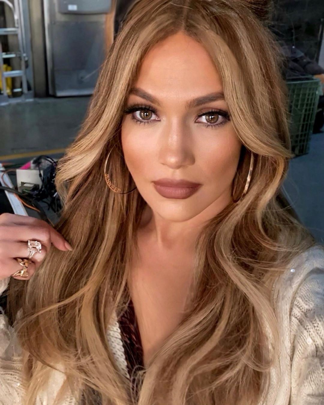 To trick της J.Lo τώρα που δεν μπορεί να πάει στο κομμωτήριο