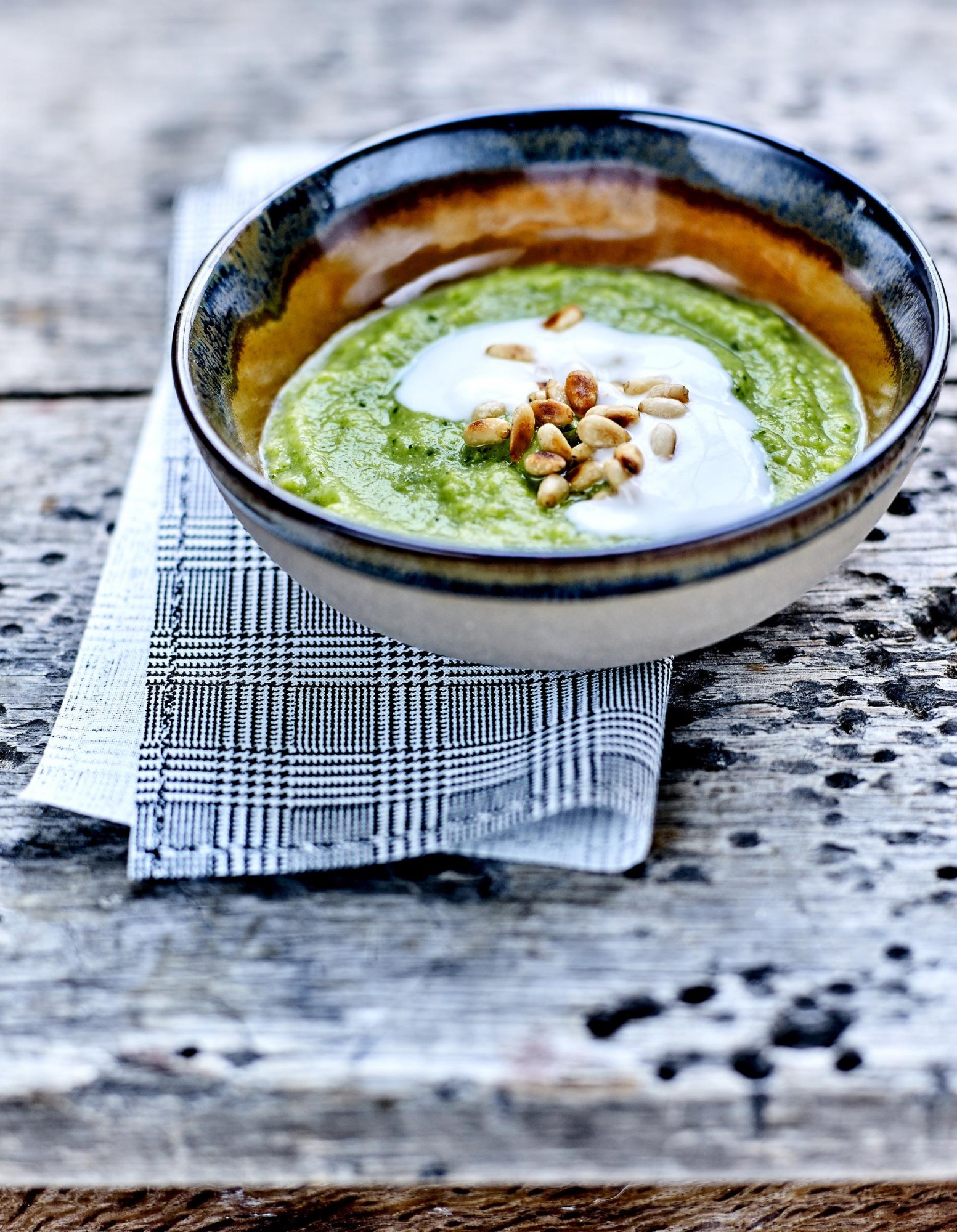 Δοκιμάσαμε αυτή τη σούπα με αβοκάντο και μπρόκολο και ξετρελαθήκαμε