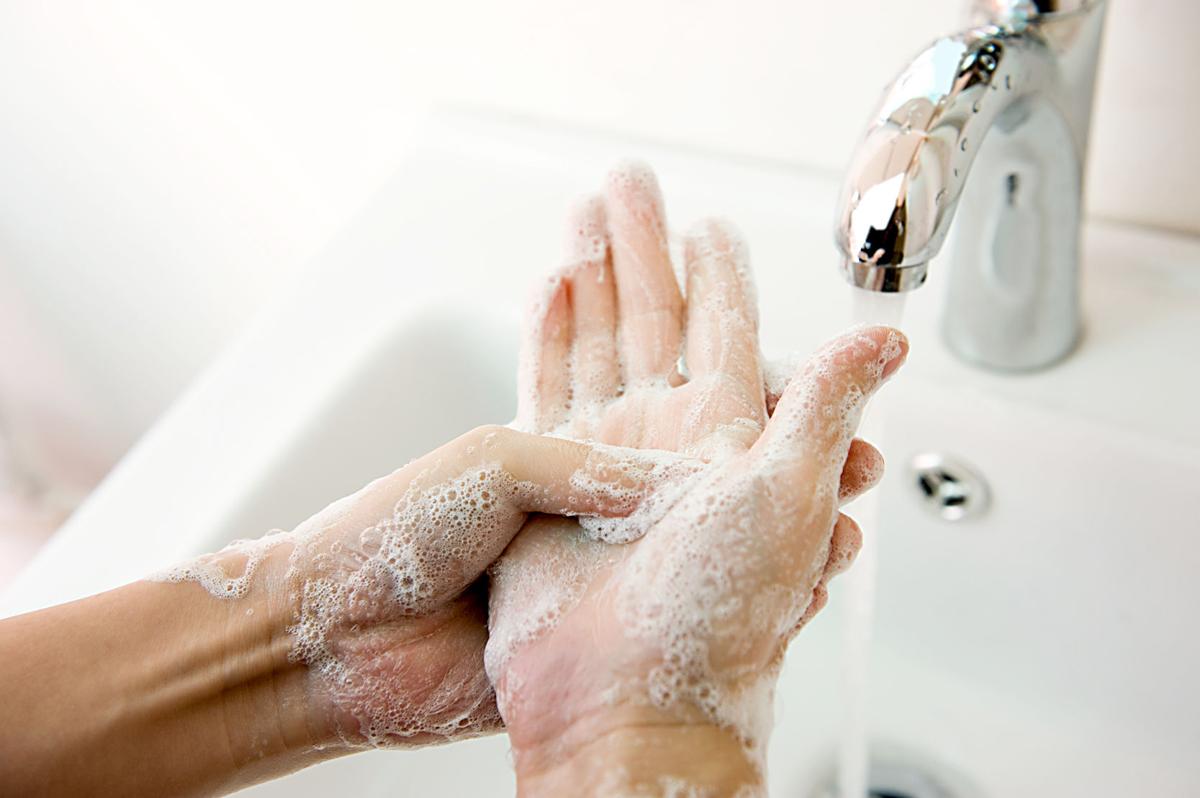 Expert Tips: Πώς θα πλένετε σωστά τα χέρια σας φροντίζοντας την επιδερμίδα σας;