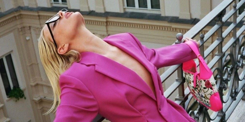 Pink & Purlple: O συνδυασμός που λατρεύει τώρα η Elsa Hosk είναι το νέο μας crush