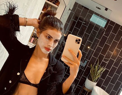 Skin SOS: 6 μάσκες αναζωογόνησης για να ξαναβρείς τη λάμψη σου