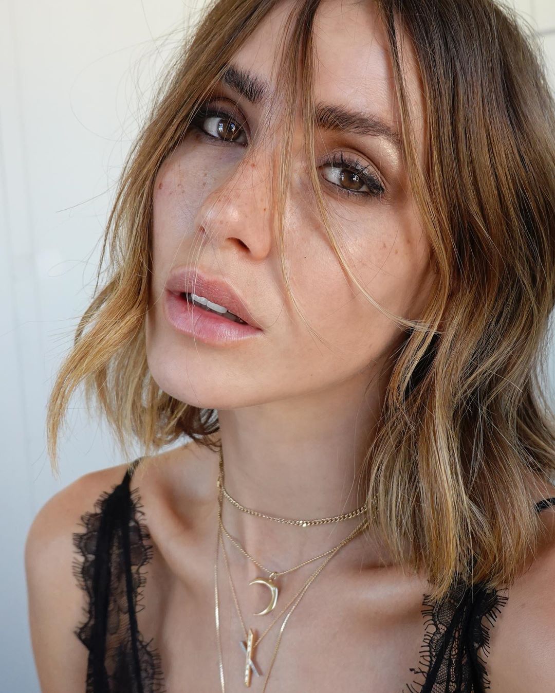 Ο απόλυτος οδηγός για την αντιηλιακή σου προστασία: Τι πρέπει να κάνεις στα 20, τα 30, τα 40, τα 50+;