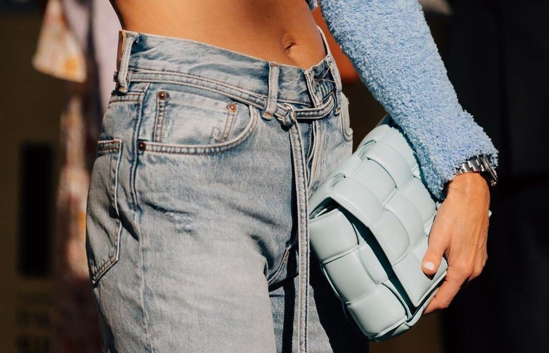Summer Denim: 6 τζην τάσεις που θα φοράμε ξανά και ξανά τους επόμενους 3 μήνες #streetstyle