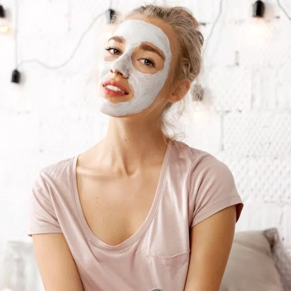 Δεν θα το πιστέψεις! Κάνουμε λίφτινγκ μόνες μας στο σπίτι με υλικά που (όλες!) έχουμε στην κουζίνα