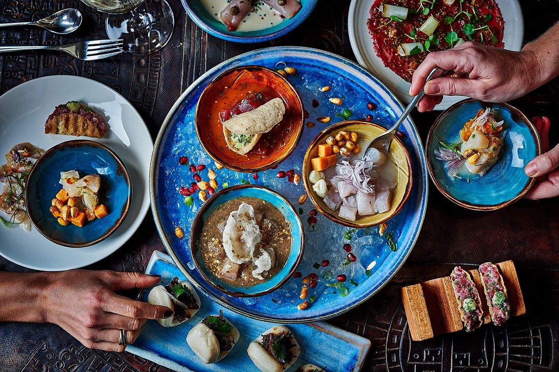 Η ωραιότερη αυλή της Μυκόνου με latin-american γεύσεις