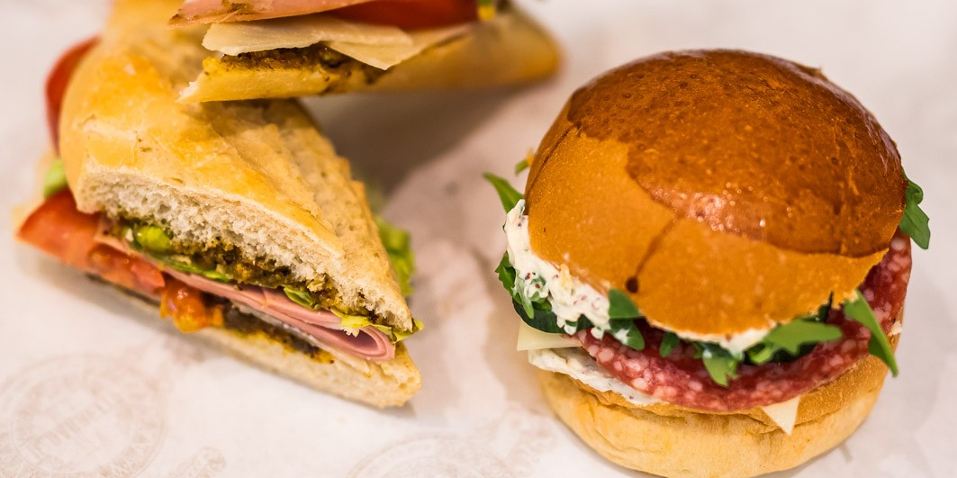 Street food γεύσεις στον ωραιότερο κήπο της πόλης