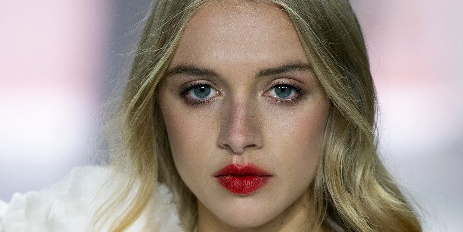 3 λάθη που κάνεις με το ρουζ (και πώς να τα διορθώσεις)