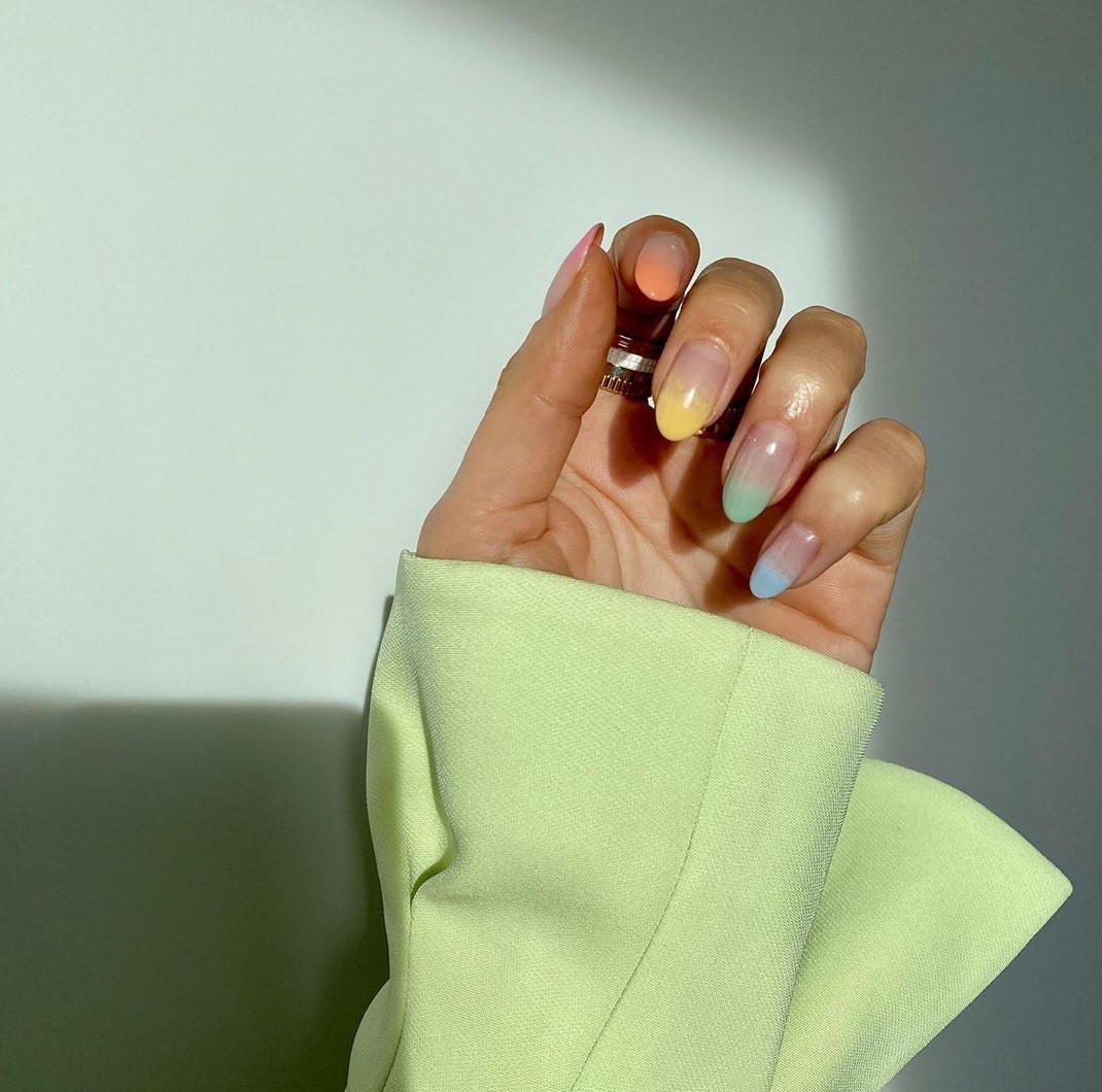 Nail inspiration: Τα μανικιούρ που προτιμούν τώρα οι αγαπημένες μας influencers