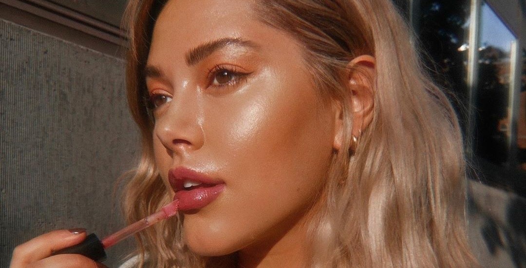 Πώς να διατηρήσεις το μακιγιάζ σου άψογο ακόμα και πίσω από τη μάσκα