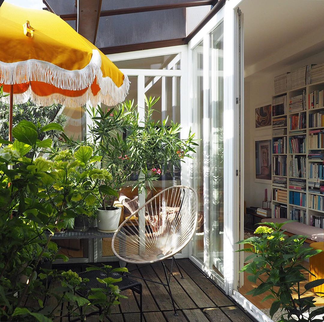 Πώς θα φτιάξω μια πράσινη όαση στη μικρή βεράντα μου; (25 ιδέες από €12,99)