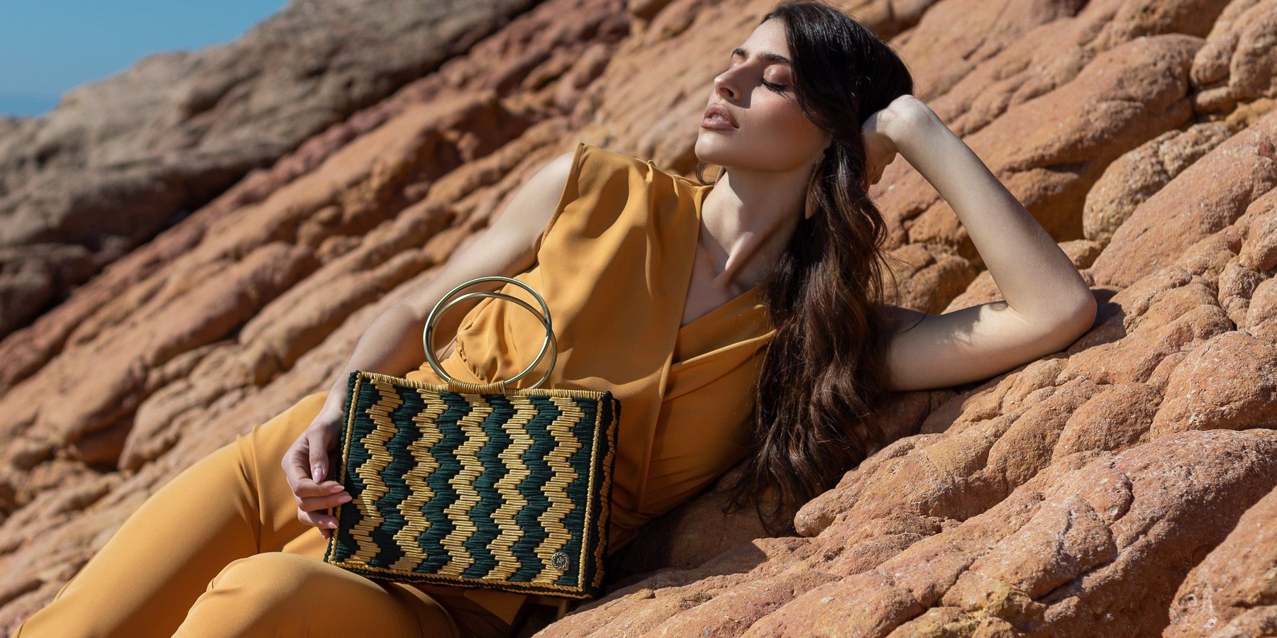 Miss Polyplexi: Ένα ελληνικό brand σχεδιάζει τις ωραιότερες τσάντες του καλοκαιριού