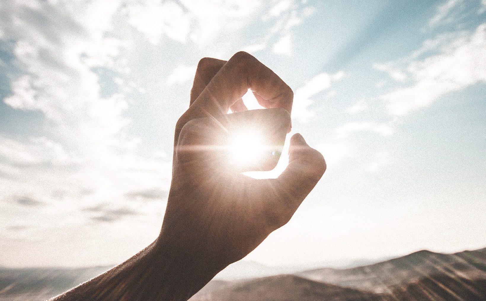 Μπορεί να έχω αλλεργία στον ήλιο; Ιδού τα συμπτώματα και οι τρόποι για να προστατευτείς