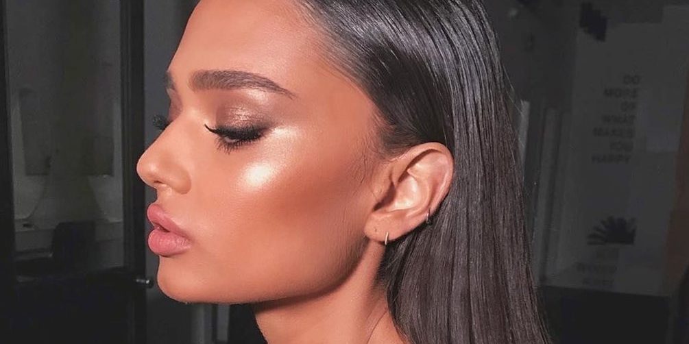Dolphin skin: To νέο make-up trend πάει το glowy λουκ σε... άλλο επίπεδο