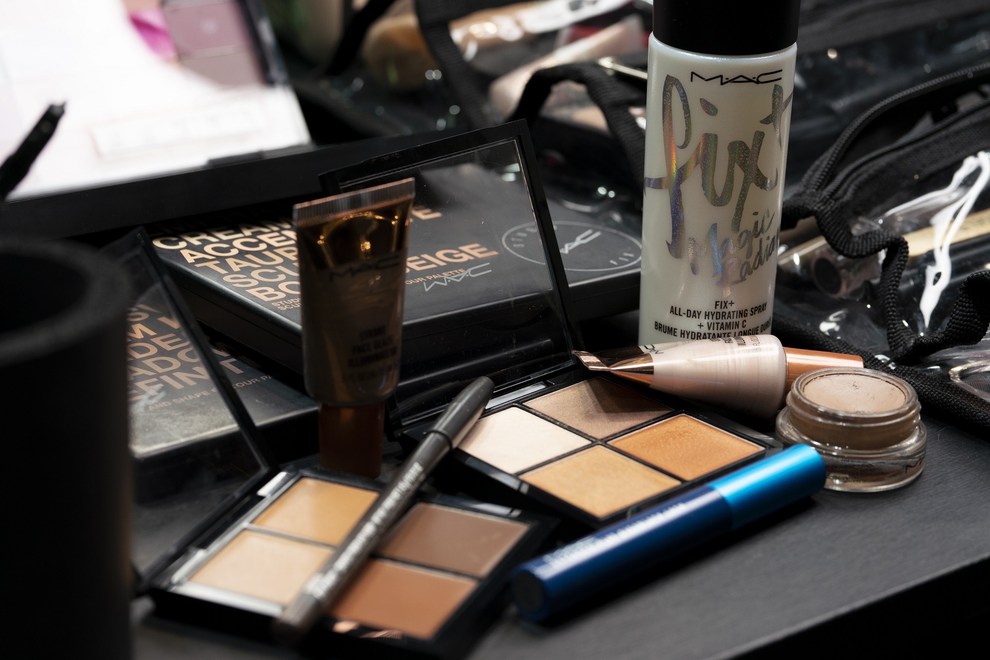 5 έξυπνα τρικ μακιγιάζ που μάθαμε από το Pinterest