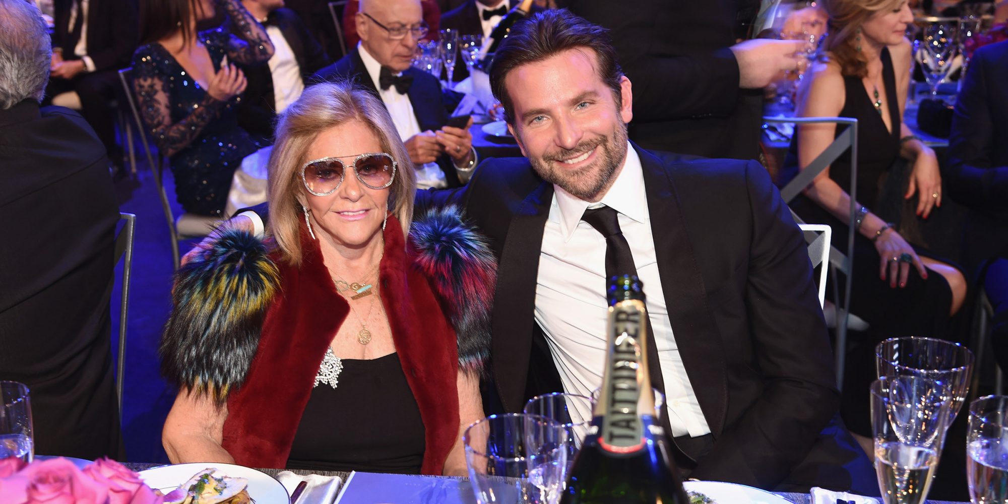 Bradley Cooper: Κάνει καραντίνα με τη μαμά του