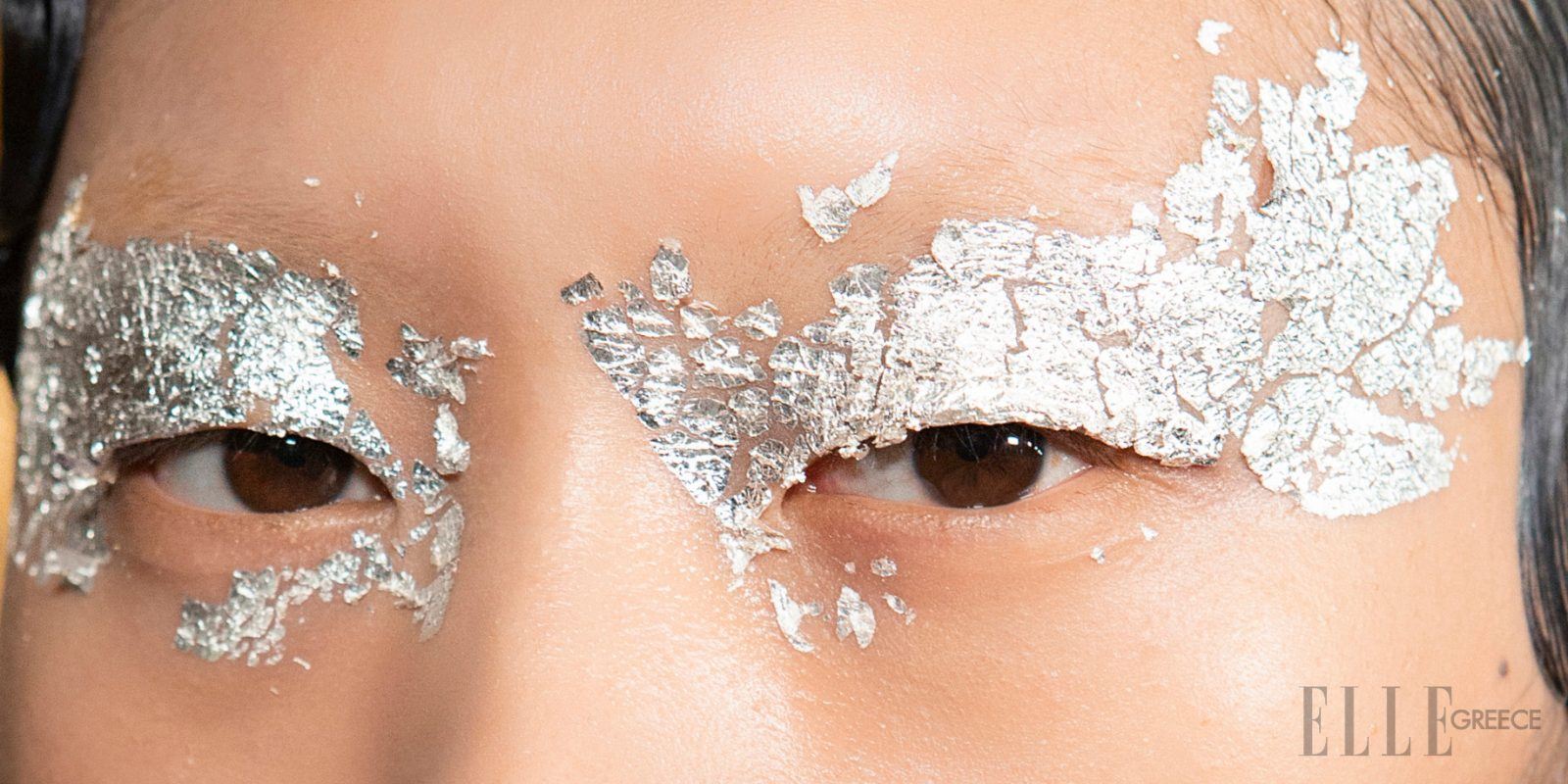 Hot metallics: Δες πώς φοριούνται οι μεταλλικές σκιές φέτος