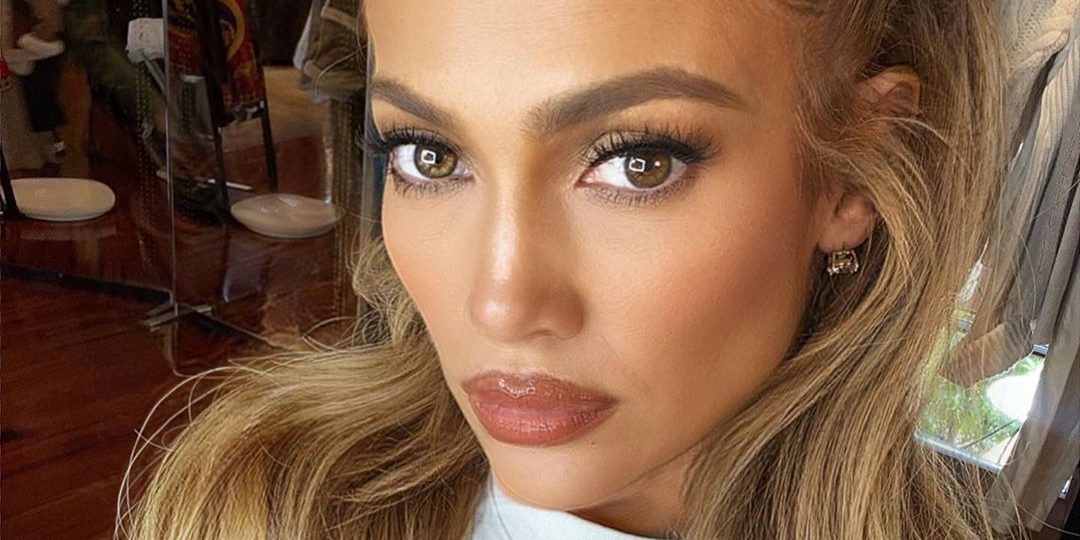 4 makeup tips για βλέμμα που μαγνητίζει (από το πρωί έως το βράδυ)