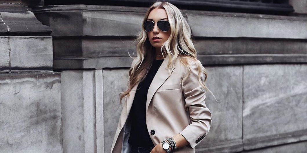 8 look για να είσαι chic και με sneakers